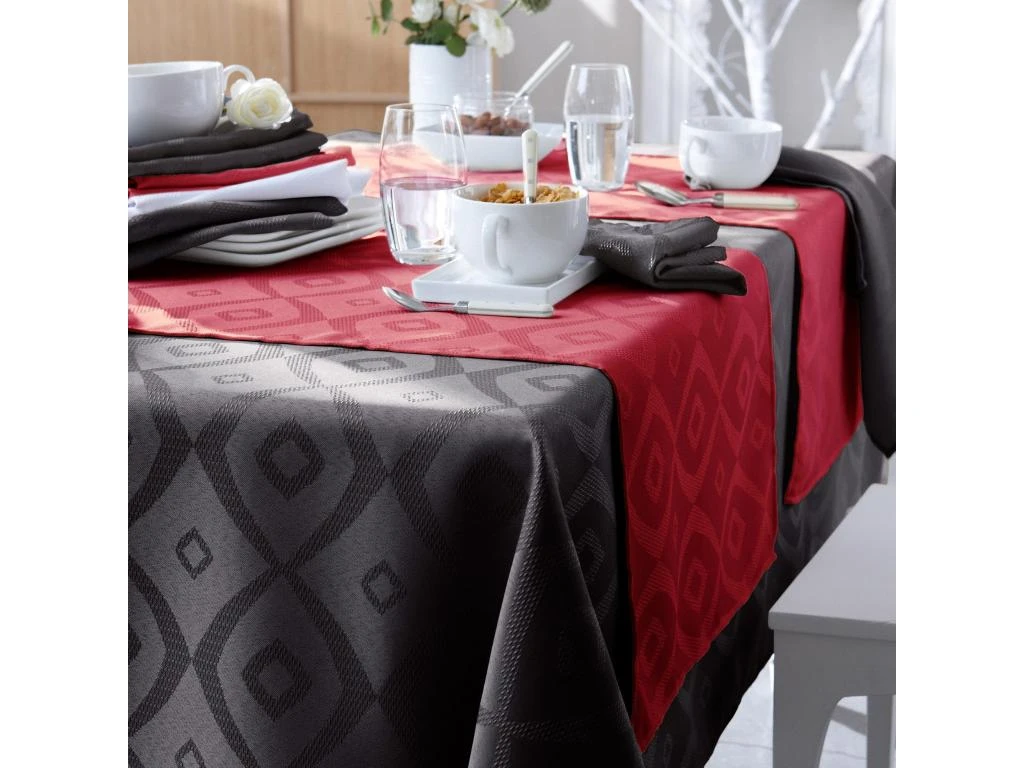Lot De 2 Sets De Table 35x45 Cm Jacquard 100% Polyester BRUNCH Rouge 5 Lot De 2 Sets De Table 35x45 Cm Jacquard 100% Polyester BRUNCH Rouge – Image 5